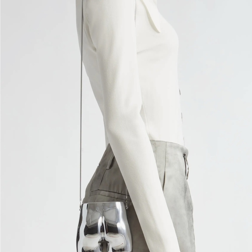 Silver Metallic Clutch with Reflective Finish - Picture 3 of 6